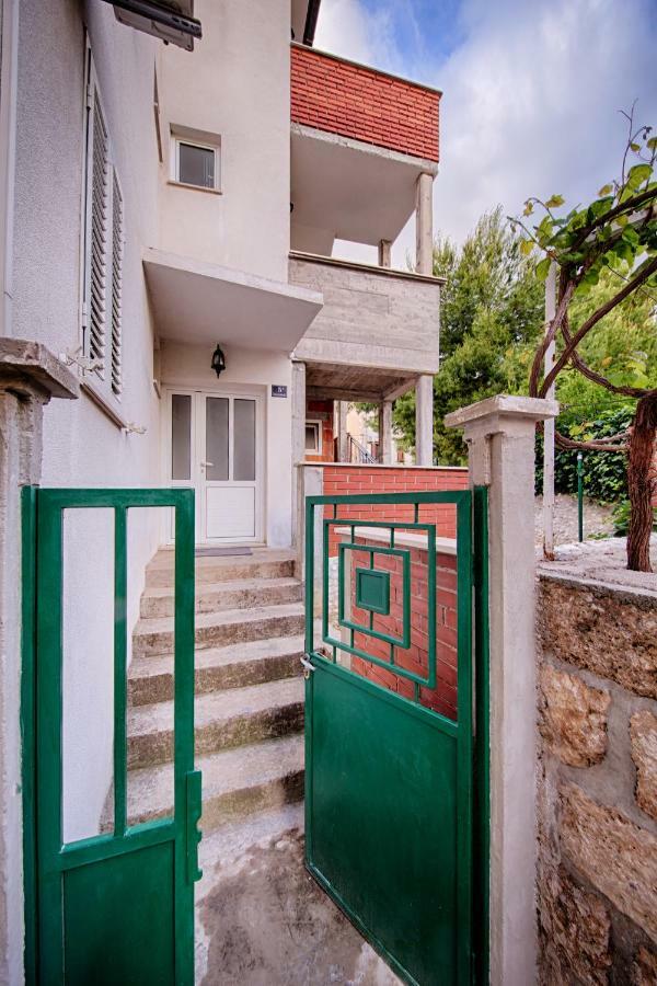 Apartments Marinkovic Komiza Komiža Exterior foto